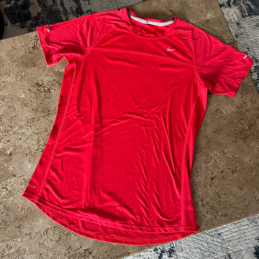 Nike Dri-FIT Hot Pink Short Sleeve Athletic Top Size L